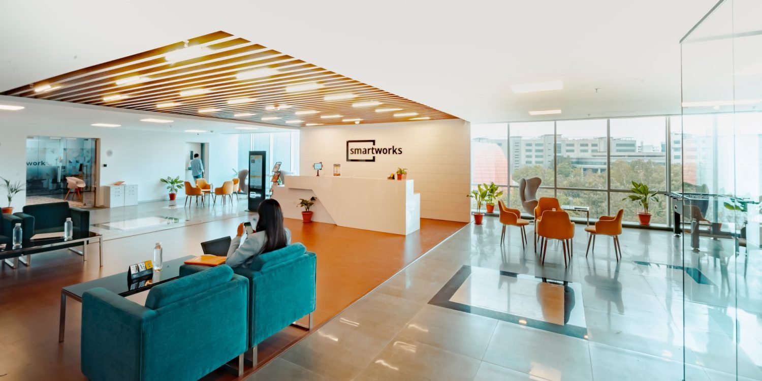 smartworks-coworking-E7Tzh2TTS6c-unsplash